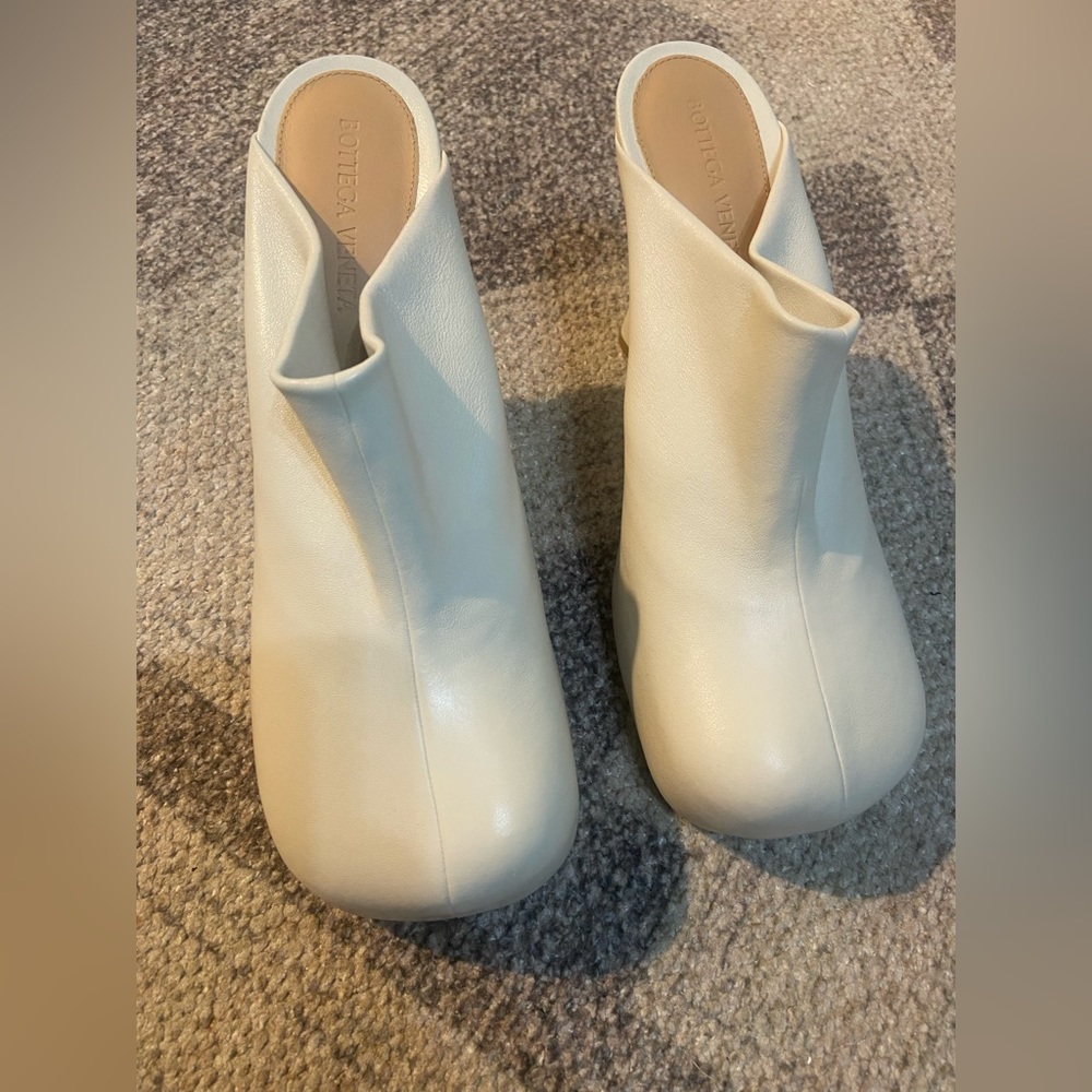 Bottega Veneta Cream/off white Mules